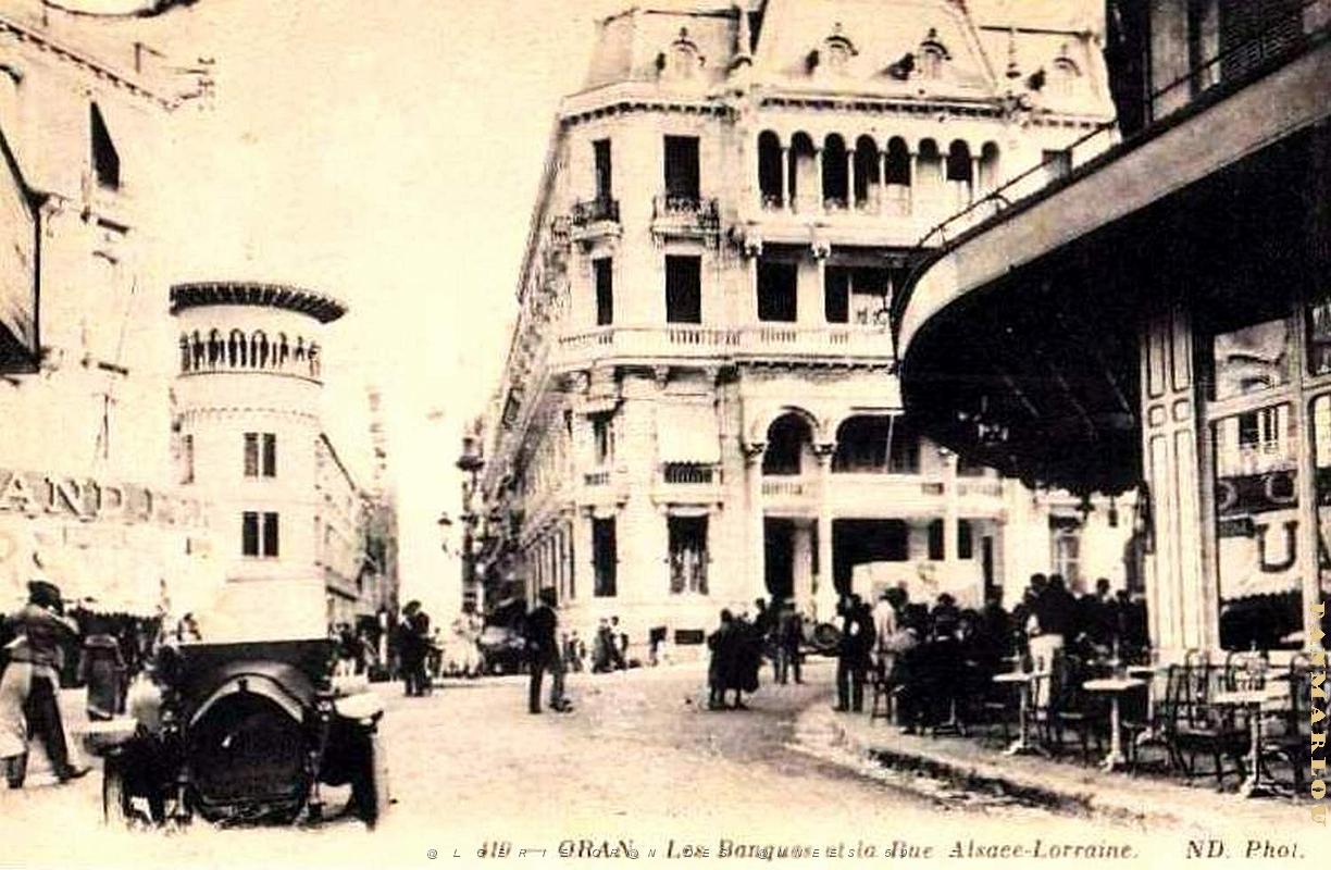 Oran - Place Villebois-Mareuil, Banques et Rue Alsace-Lorraine.jpg